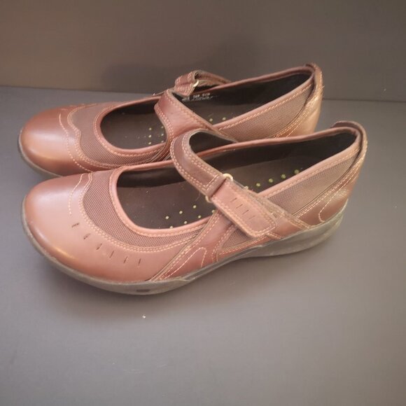 Clarks Wave Ladies Dark Brown Mary Jane Style Shoes - Picture 2 of 8